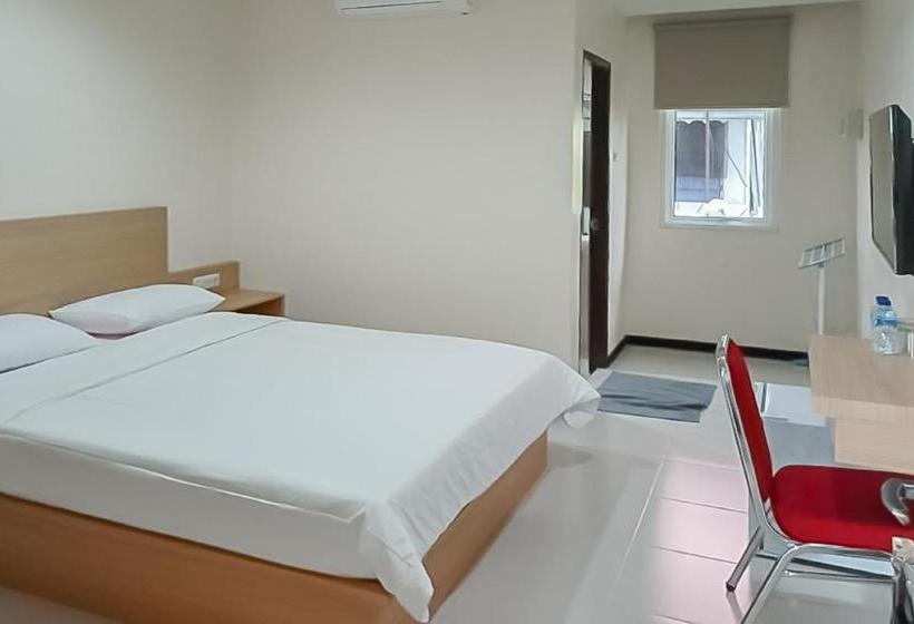 בית מלון כפרי Reddoorz Syariah Plus Near Tanjungpura University 2 Pontianak