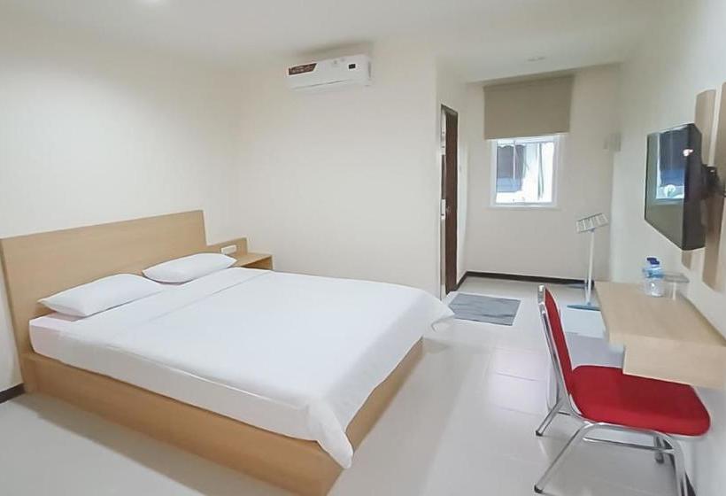 בית מלון כפרי Reddoorz Syariah Plus Near Tanjungpura University 2 Pontianak