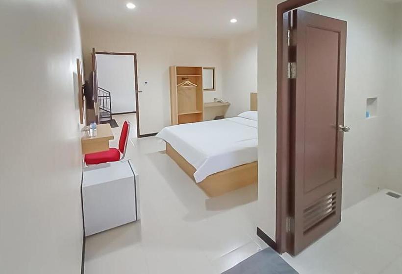 호텔 Reddoorz Syariah Plus Near Tanjungpura University 2 Pontianak