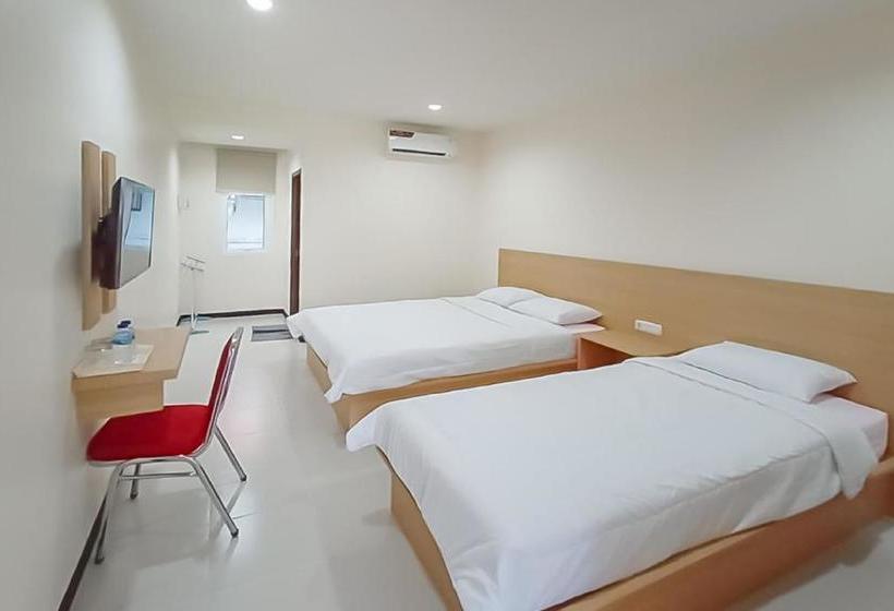 בית מלון כפרי Reddoorz Syariah Plus Near Tanjungpura University 2 Pontianak