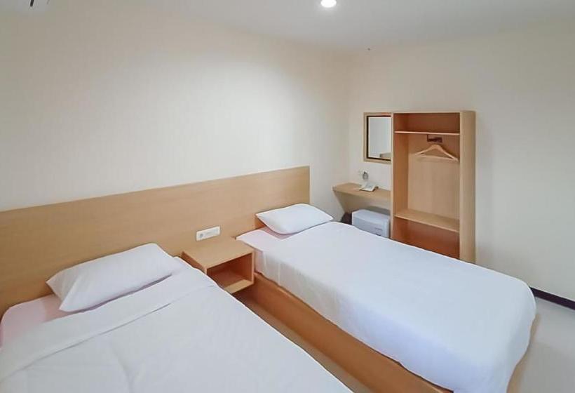 בית מלון כפרי Reddoorz Syariah Plus Near Tanjungpura University 2 Pontianak