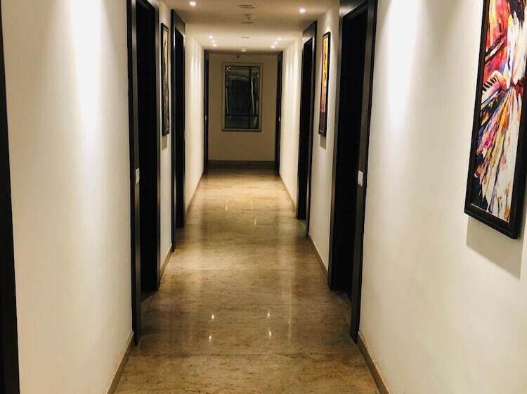 فندق Royal Palace Hapur