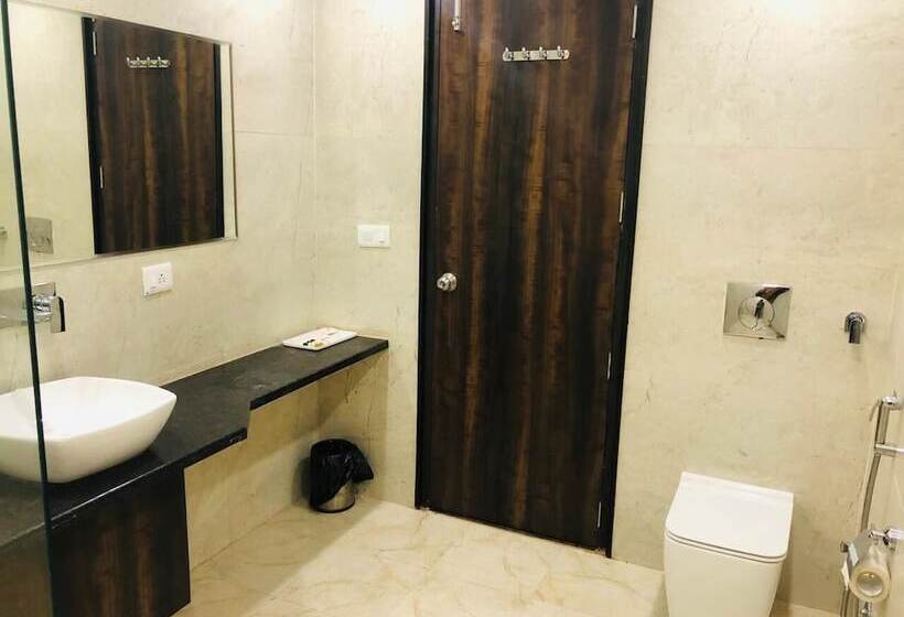 فندق Royal Palace Hapur