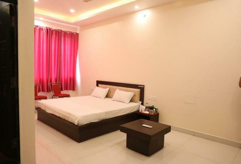 בית מלון כפרי Shri Siddhivinayak