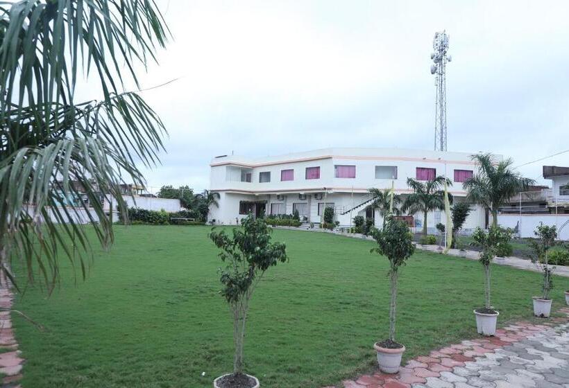 בית מלון כפרי Shri Siddhivinayak