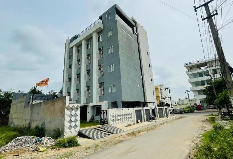 호텔 Suvin Residency With Rooftop Swimming Pool