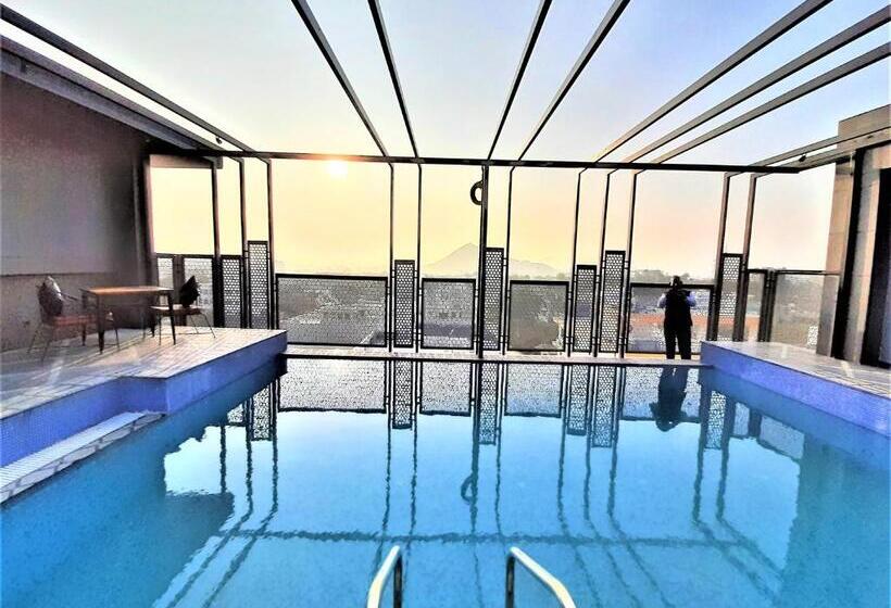 호텔 Suvin Residency With Rooftop Swimming Pool