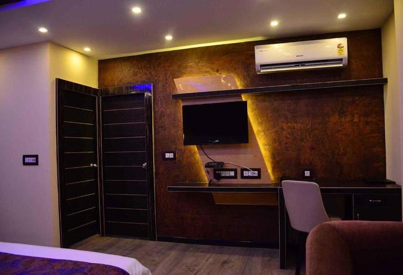 בית מלון כפרי Dolphin Chocolate Inn