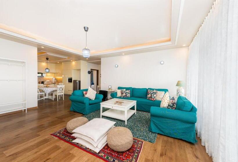 ホテル The Manor Luxury Apartments, Shimla