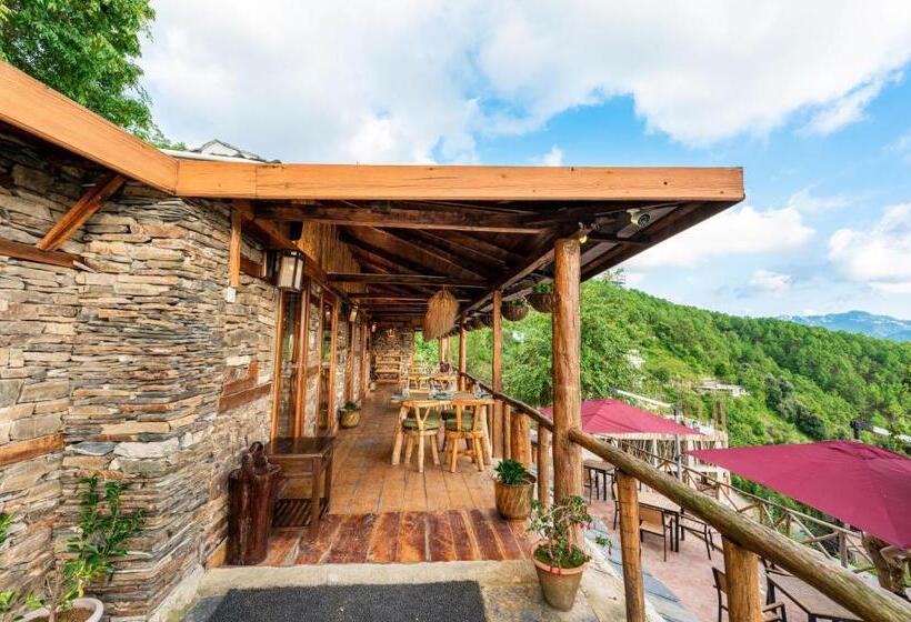 ホテル The Manor Luxury Apartments, Shimla