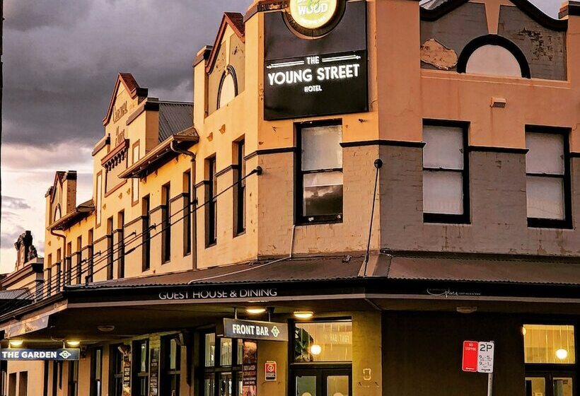 酒店 The Young Street