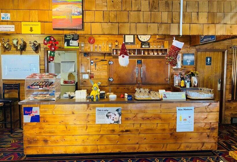 فندق Theodore Motor