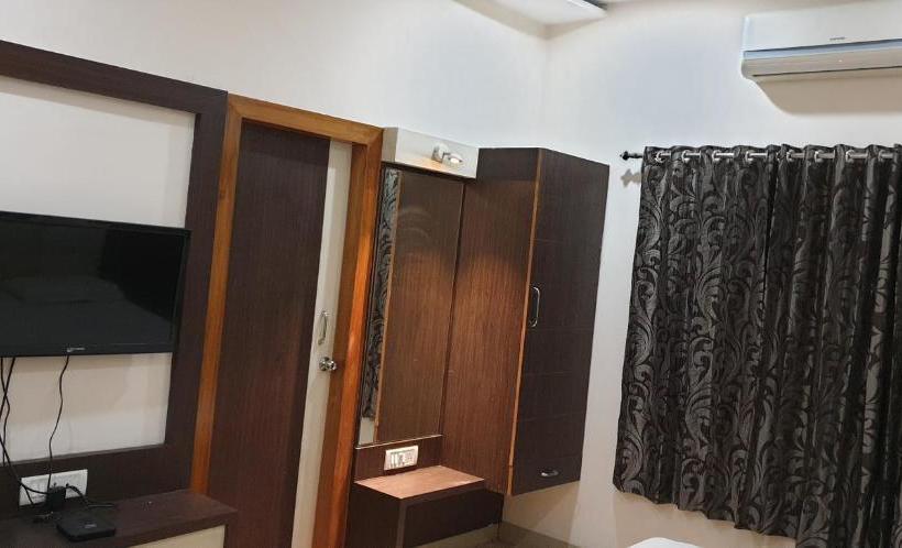 فندق Vishwa Geeta Palace