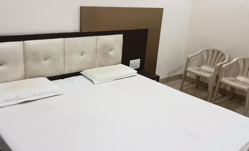 فندق Vishwa Geeta Palace