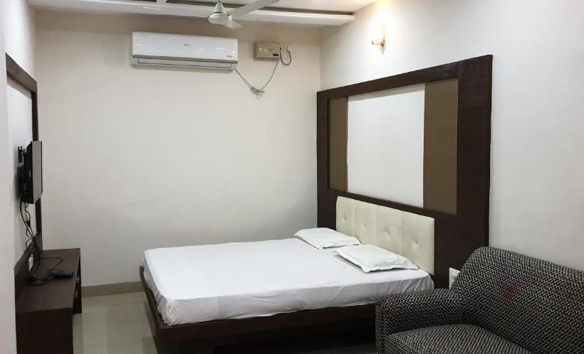 فندق Vishwa Geeta Palace