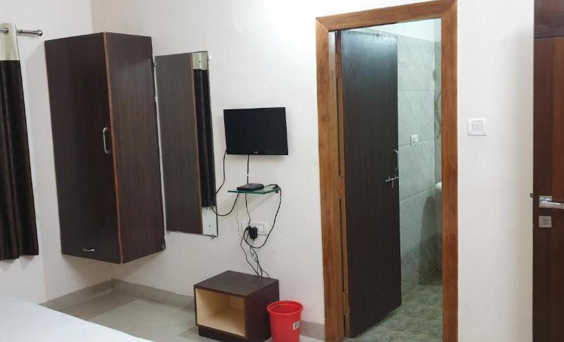 فندق Vishwa Geeta Palace