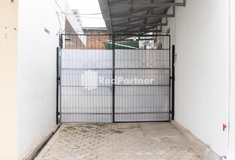 בית מלון כפרי Wisma Narada 2 Lampung Mitra Reddoorz