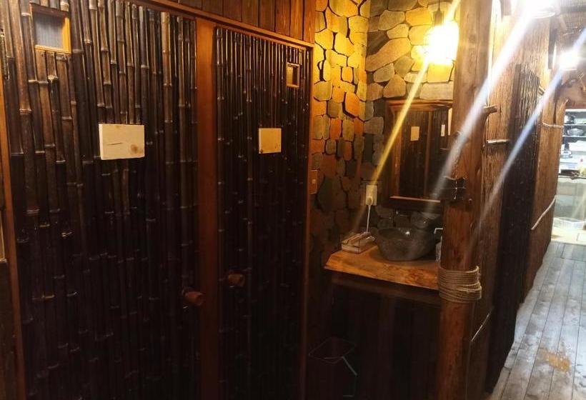 Пансион 秘境冒険民宿 山人砦