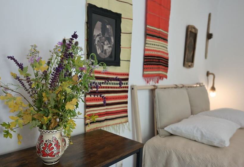 بنسيون Alunis Retreat