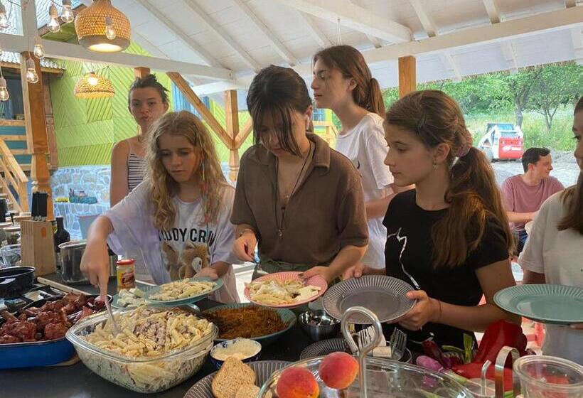 بنسيون Alunis Retreat