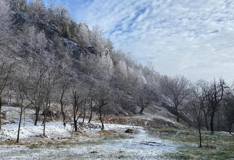 بنسيون Alunis Retreat