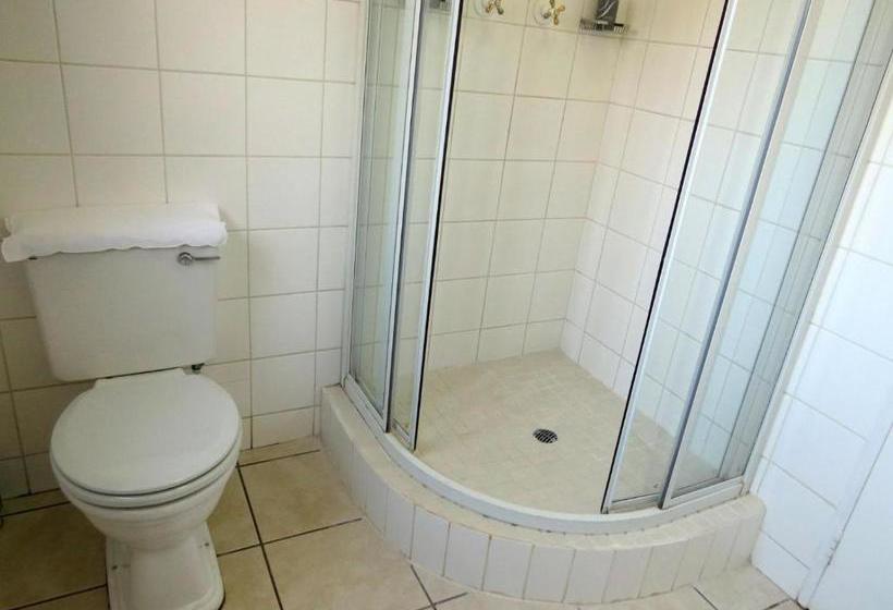 פנסיון Camelia Guest House