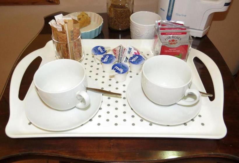 פנסיון Camelia Guest House