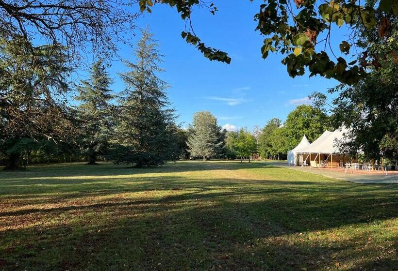 Пансион Château Du Mauny, Gîtes Et Chambres D Hôtes En Bourgogne
