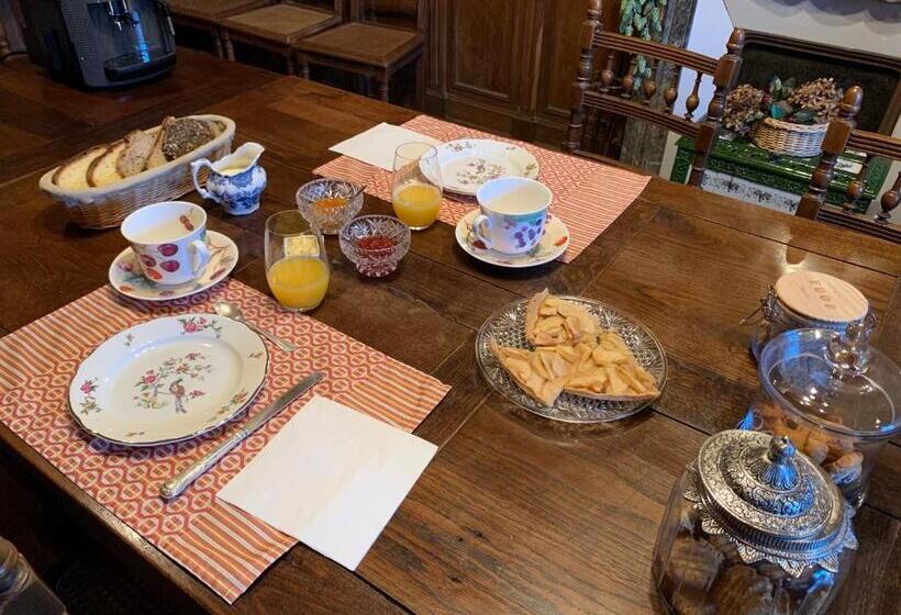 Пансион Château Du Mauny, Gîtes Et Chambres D Hôtes En Bourgogne
