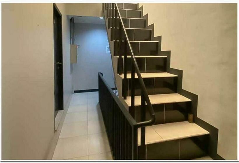 פנסיון Losmen Family Syariah Bypass Juanda Mitra Reddoorz