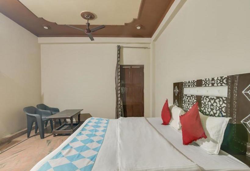 פנסיון Oyo 77799 Ajeet Star Guest House Homes Stays