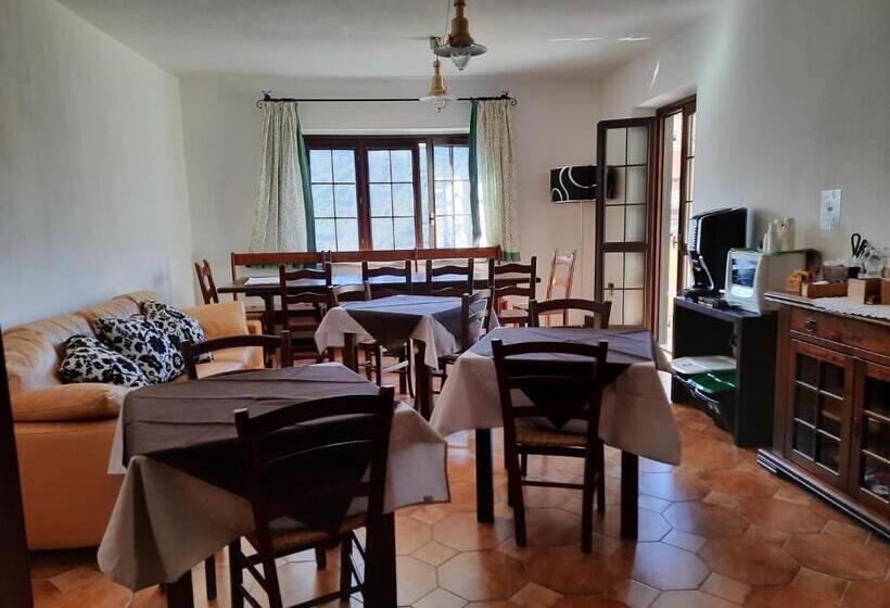 פנסיון Sa Stiddiosa Guesthouse