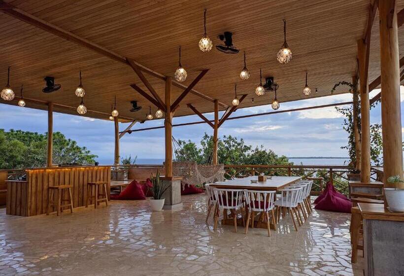 אתר נופש Akasha Beach Club