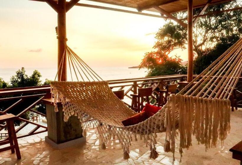 منتجع Akasha Beach Club