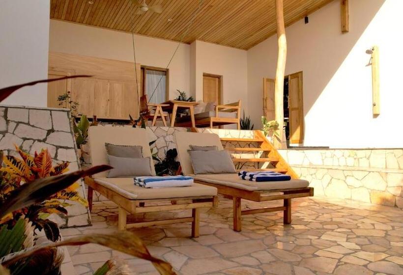 منتجع Akasha Beach Club