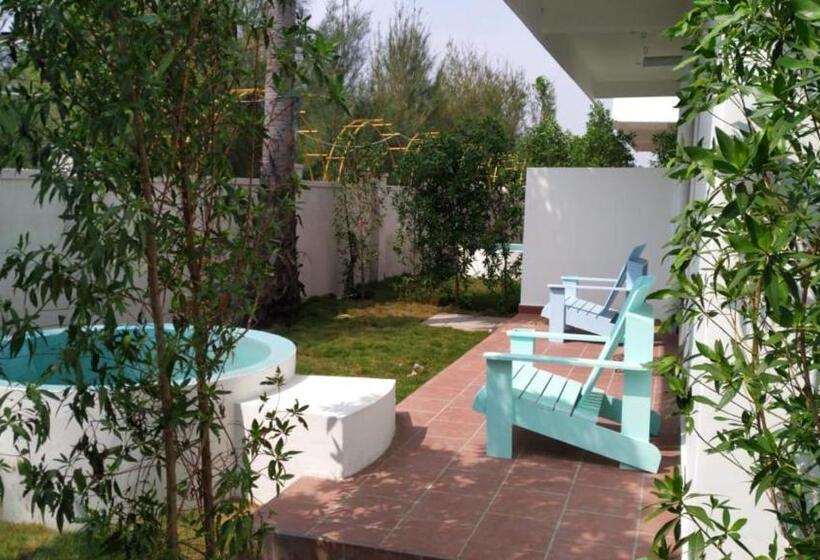 Riviera Beach Resort