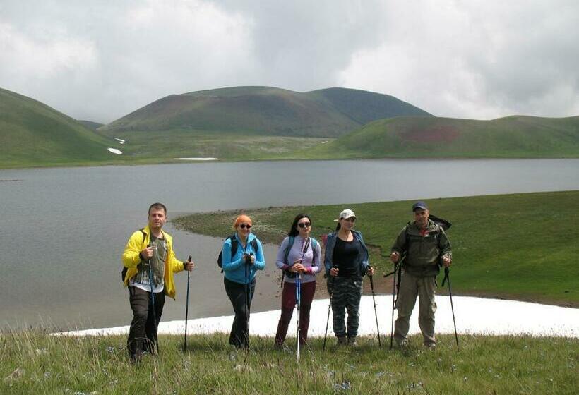 ユースホステル Black Castle Red Valley Hotel And Restaurant