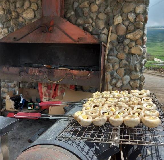 ユースホステル Black Castle Red Valley Hotel And Restaurant