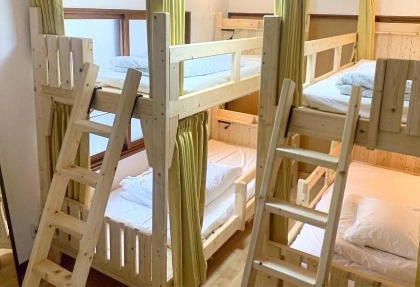 הוסטל Kawayu Onsen Guesthouse Nomy