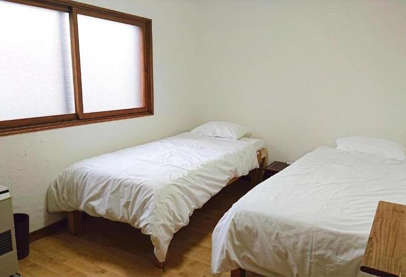 הוסטל Kawayu Onsen Guesthouse Nomy
