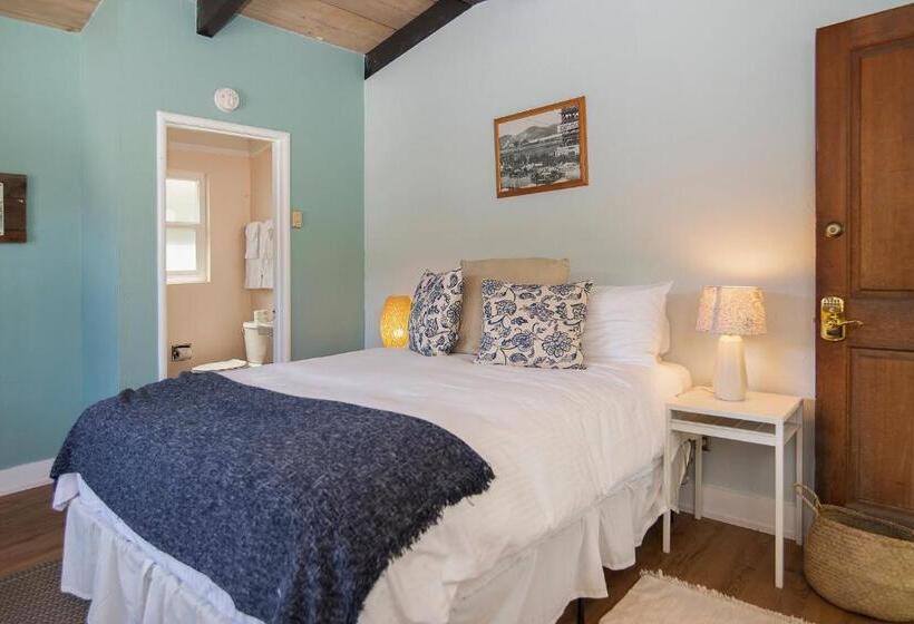 호스텔 Smiley S Saloon &