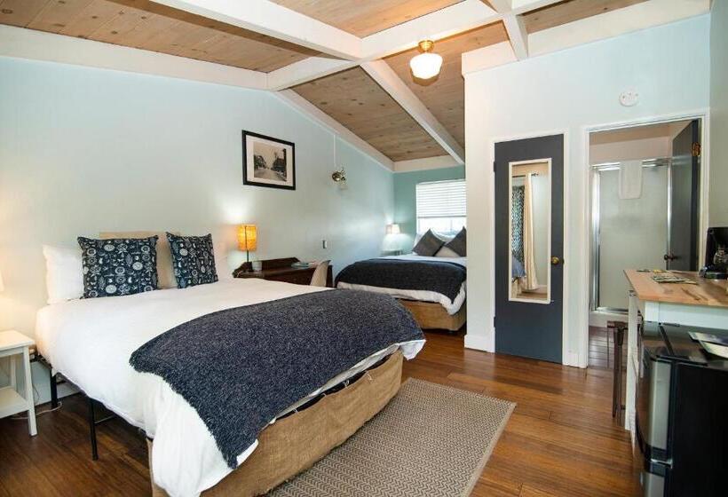 호스텔 Smiley S Saloon &