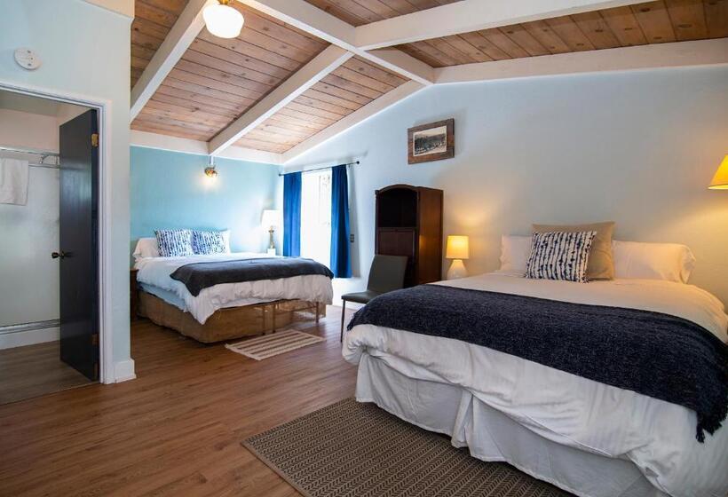 호스텔 Smiley S Saloon &