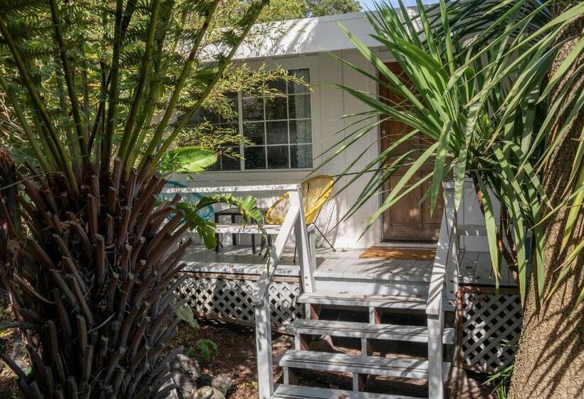 호스텔 Smiley S Saloon &