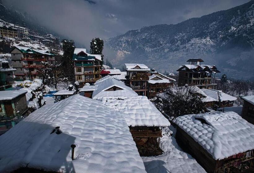 Общежитие Voyageur Nest