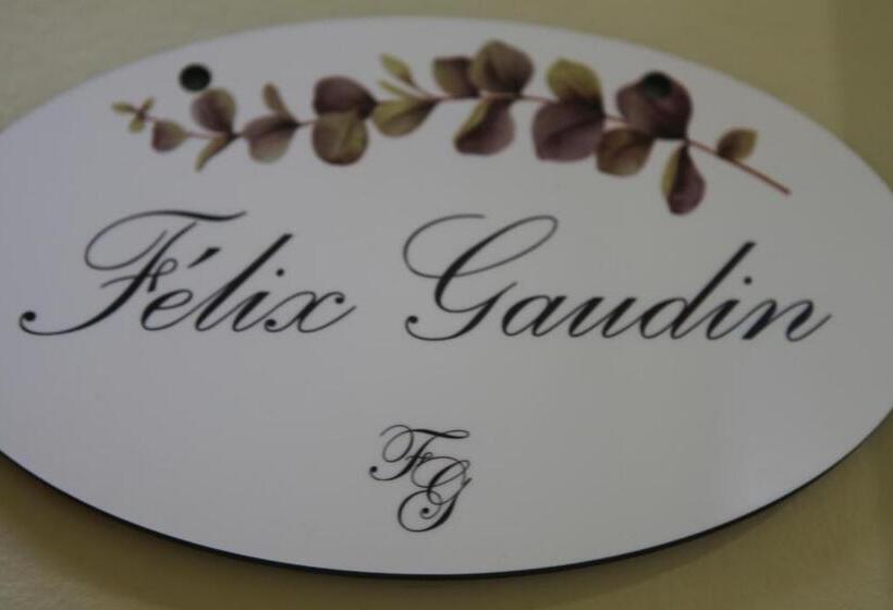 Bed and Breakfast Château De Corcelle Chambres Et Table D Hôtes