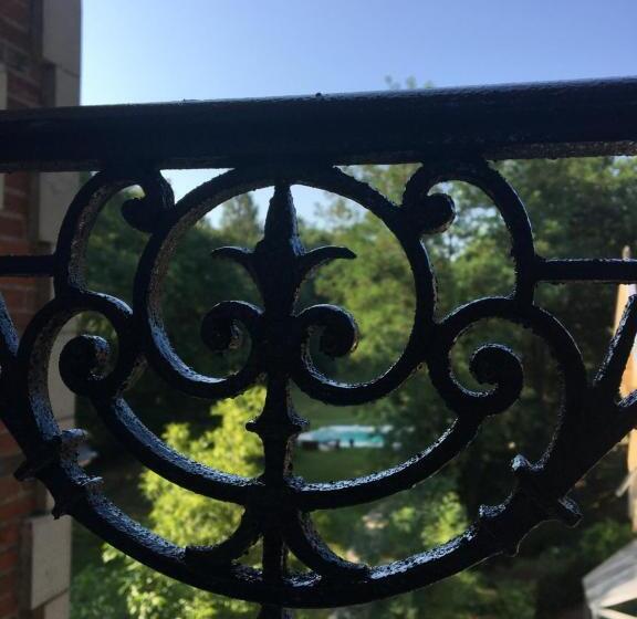 Bed and Breakfast Château De Corcelle Chambres Et Table D Hôtes