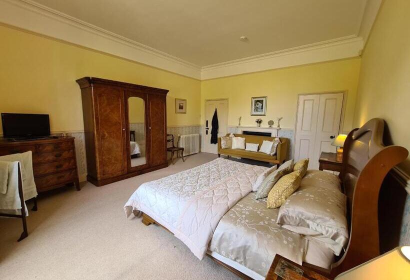 مبيت وإفطار Sloley Hall