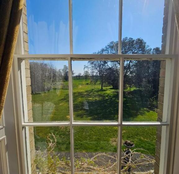 مبيت وإفطار Sloley Hall