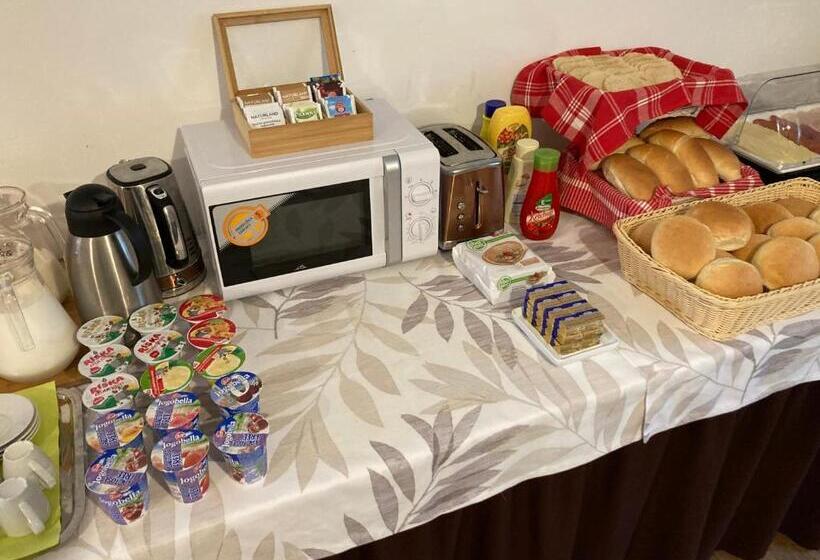 住宿加早餐 Szabolcs Vezér Panzió